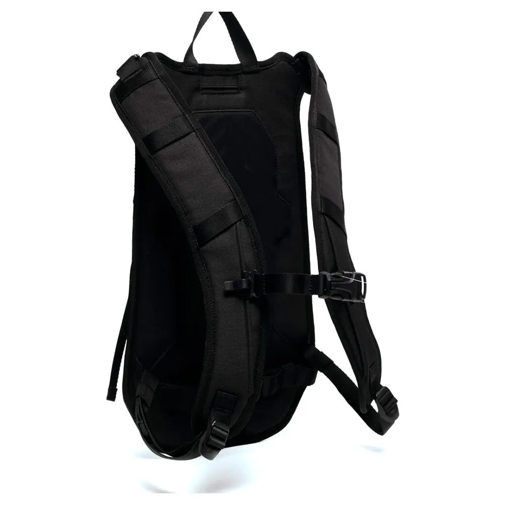 Oakley Switchback Hydration 4L Backpack 3 Oakley Switchback Hydration 4L Backpack - Image 3